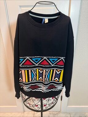 Vintage Divided Black Crewneck Sweatshirt with Cream Trim, women’s size L.